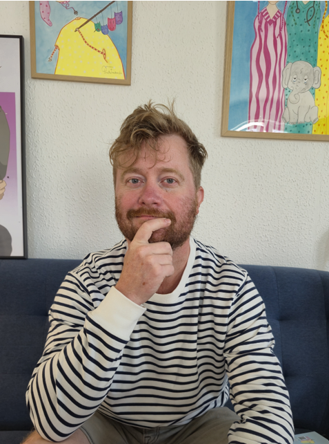 Jonas has been a strong voice in the psychiatry-critical movement in Denmark for the past half decade. Contributing articles, podcasting, books, public talks as well as grassroot activism, Jonas has made a lasting impact on the way in which mental distress is discussed in Denmark. The concept of depsychiatrization originates in Jonas' own practice as therapist, where he discovered the immense potential for living better lives that could be realized by dispelling both psychiatric treatment regimes as well as psychiatrically induced self-concepts. Currently Jonas is involved in several projects that center around systemic paradigm shifts towards rehumanization of systems and culture.